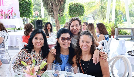  Laura Gama, Caro Mendoza, Sofía Valle y Paty Vilet.