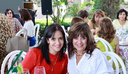  Maritza Villalba y Martha García.
