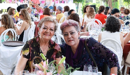  Licha de Ress y Edith Suárez del Real.