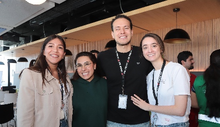  Ivonne Gutiérrez, Melissa Naya, Gustavo Medina y Lucy Rodríguez.