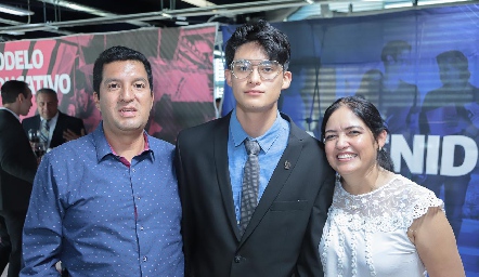 René Herrera, Luis René Aguilar y Ana Luisa Aguilar.