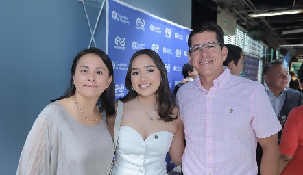  Blanca Briones, Paola Silva y Noé Silva.