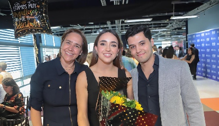  Adriana Valle, Tatina Puente y Sebastián Rodríguez.