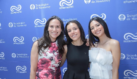  Sagrario Arias, Sara y Regina Guerrero.