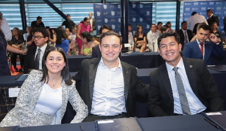  María José Miranda, Raúl Mercado y  Aarón Candelaria.