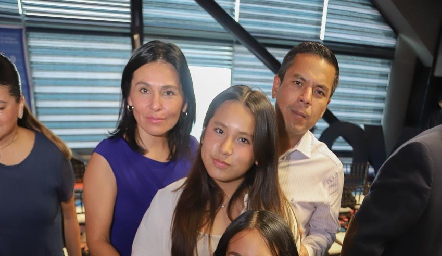  Berenice, Vanessa, Berenice y Víctor.