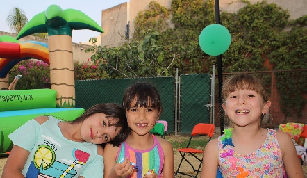  Ana Paula, Renata y Nicole.
