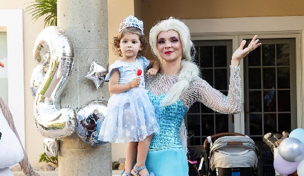  Carola Tobías Lorca con la princesa Elsa.