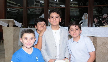  Carlos Cabrera, Bernardo, Patricio Hernández y Bernardo Meade.