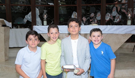  Bernardo Meade, Jerónimo y Patricio Hernández.
