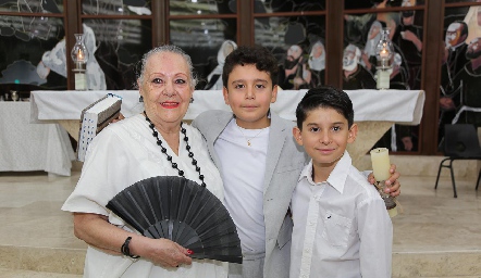  María Auxiliadora, Patricio Hernández y José María Santoyo.