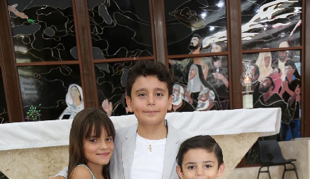  Emma, Patricio Hernández y Dante Villalba.