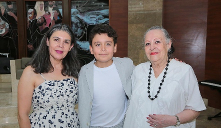  Lolita Perales, Patricio Hernández y María Auxiliadora.