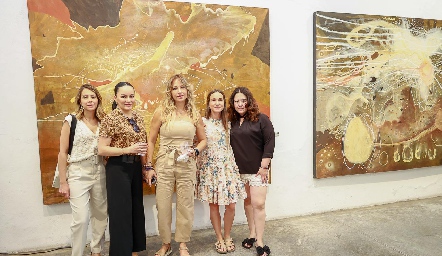  Jimena García, Elsa Dilis, Synthia González, Anahí Capablanca y Claudia Rodríguez.