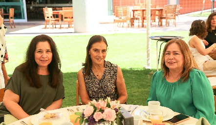  María Elena Fernández, Carmen López y Edith Amador.