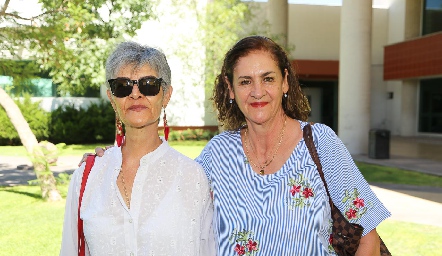  Ana Revuelta y Emma Escutia.