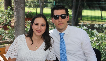  Bárbara Mejía y Alberto Kasis, padrinos de Sebastián.