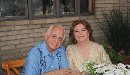  José León y María Elena Abud.