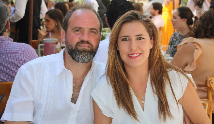   Rodrigo Aranda y Carmelita Berrueta.