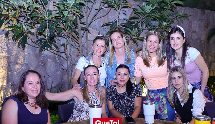  Sofía Rueda, Hannia Abud, Lili Abud, Laura Martínez, Graciela Muñoz, Maru Muñiz, Sofía Grijalva y Paty González.