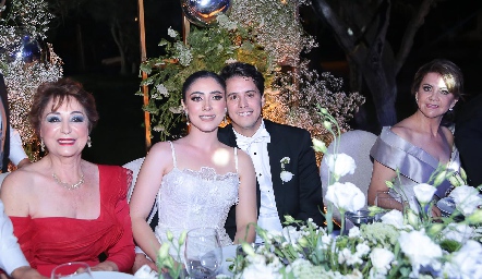  Beatriz Dauajare, Isabella Zollino, Mauricio Martínez y Guille Lozano.