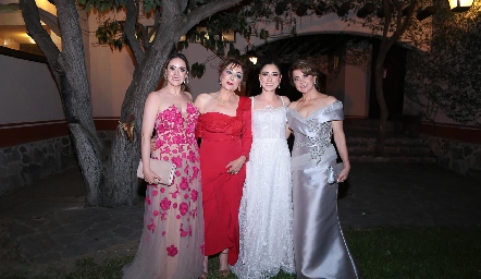  María José Martínez, Beatriz Eugenia Dauajare, Isabella Zollino y Guille Lozano.