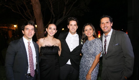  Sebastián Garza, Sofía Prieto, Mauricio Martínez, Nadia Pamela e Israel Araiza.