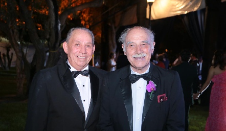 José Luis Martínez Navarro y Guillermo Zollino, papás de los novios.