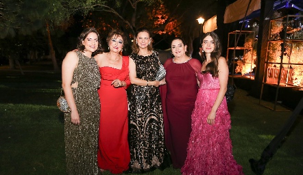  Daniela Gutiérrez, Beatriz Eugenia Dauajare, Rosamary Rosillo, Tenchy Gutiérrez y Paola Gutiérrez.