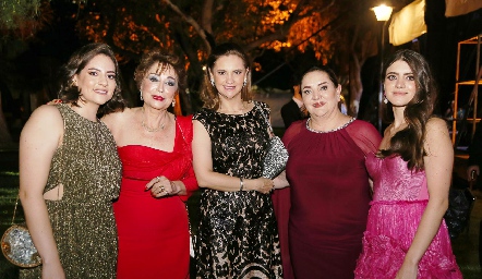  Daniela Gutiérrez, Beatriz Eugenia Dauajare, Rosa Mari Rosillo, Tenchy Gutiérrez y Paola Gutiérrez.