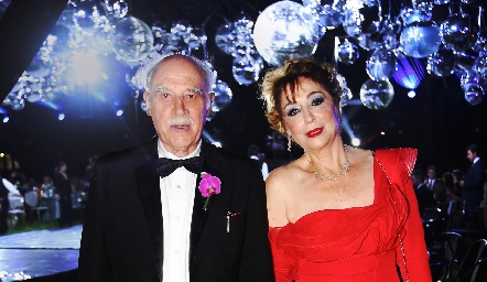  Guillermo Zollino y Beatriz Eugenia Dauajare, papás de la novia.