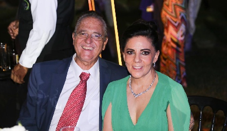  José Treviño y Rosalinda Iech.