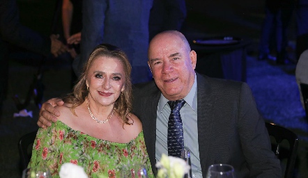  Luz María Ramírez y Carlos González.