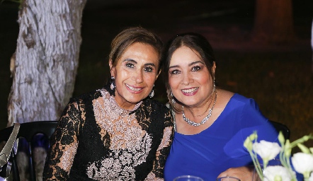  Tere Salazar y Pili Leos .