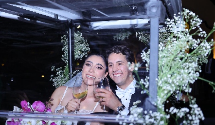  Isa Zollino y Mauricio Martínez y son esposos.
