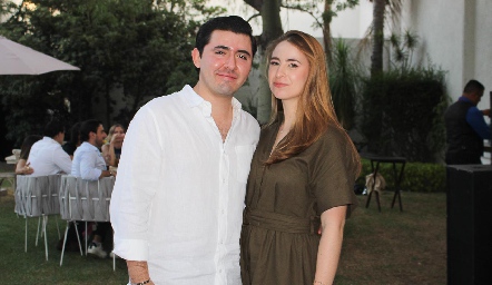  Javier Hernández y Camila Barrón.