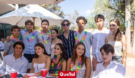  Álvaro, Juan Pablo, Carlos, Pía, Mauricio, José Miki, Rodrigo, Constanza, Rodrigo, Manuela, Loretta, Paula, Isabela y Paulo.