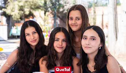  Valeria González, Sofi González, Valentina Fernández e Inés Nava.
