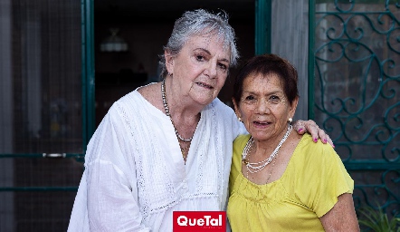  Raquel Bárcena y Juanita Quibrera, abuelas de Pía.