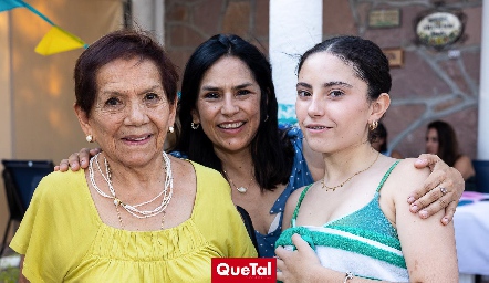  Juanita Quibrera, Lupita Quibrera y Pía Quibrera.