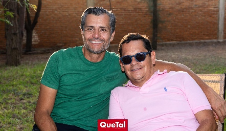  Carlos de los Santos y Checo Quibrera.