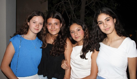 Euge, Alexa Soto, Isa Castro y Vale Arredondo.