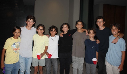  Amigos.