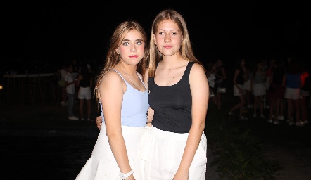  Karol Olvera y Ximena Safa.