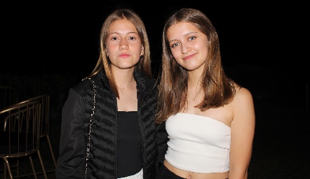  Ximena Safa y Valeria Nava.