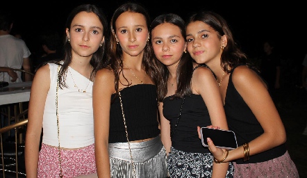  Emilia, Silvana, Sofía y Roberta.