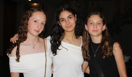  Julieta, Vale y Ana.