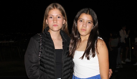  Sophia del Castillo y Ximena Safa.