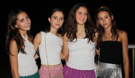  Vale, Emilia, Alexa y Sofía.