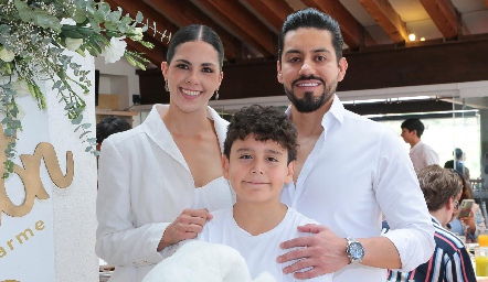  Ennith Santoyo, Patricio Hernández y Daniel Hernández.